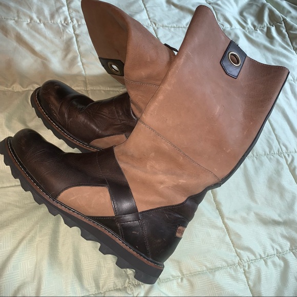 Sorel Boots - Picture 2 of 10